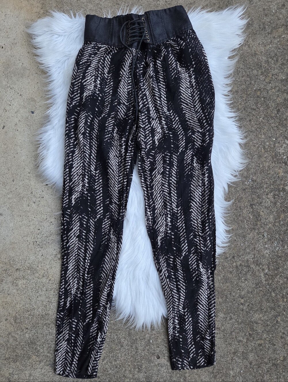 Authentic - Black And Cream High Waisted Pants - Size 5 - Picture 2 of 11